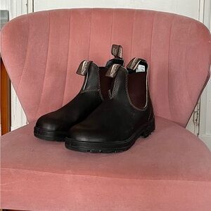 Blundstone Women’s Originals Chelsea Boot #500 (Very Good Condition)